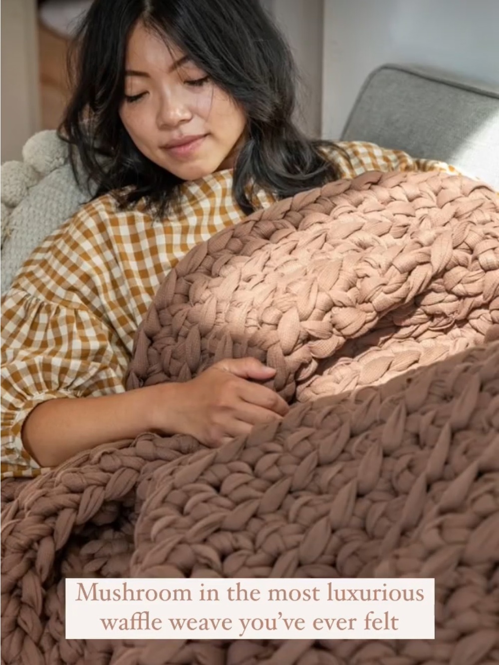 SHELTERED CO. Cozy Mushroom Waffle Weave Knit Throw Blanket